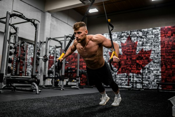 Comment la musculation peut-elle contribuer à une meilleure récupération musculaire après une compétition de natation?